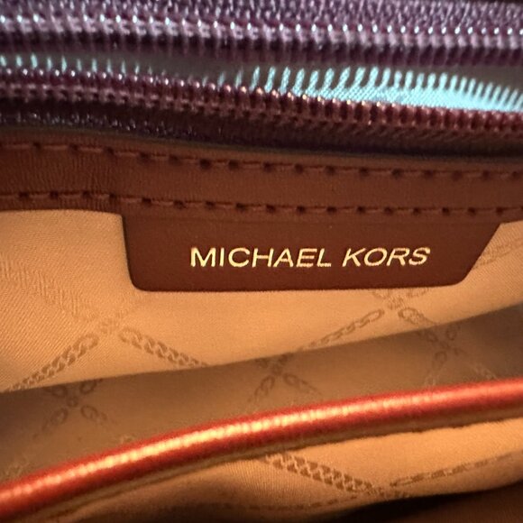 Michael Kors Parker Convertible Pouchette Shoulder Bag in Merlot NWOT - Picture 4 of 7